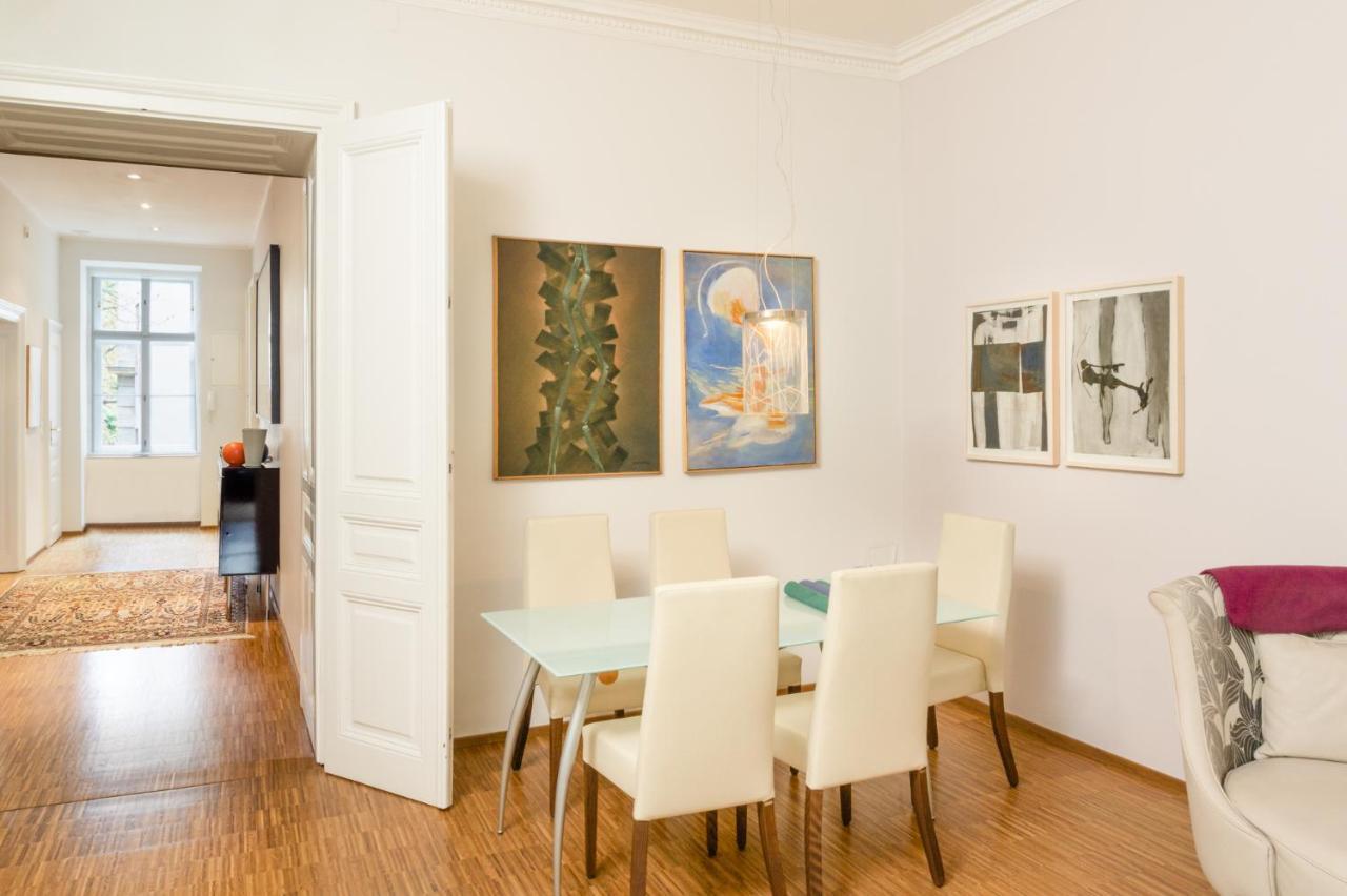 Apartments Fuchsthallergasse Vienna Esterno foto