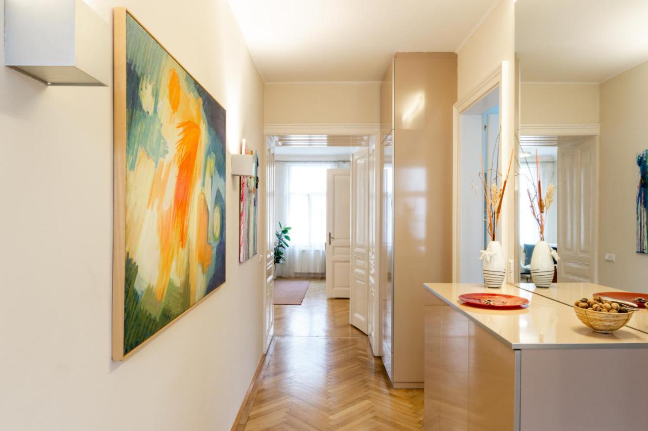 Apartments Fuchsthallergasse Vienna Esterno foto